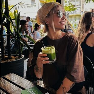 Meet your Posher, Yue